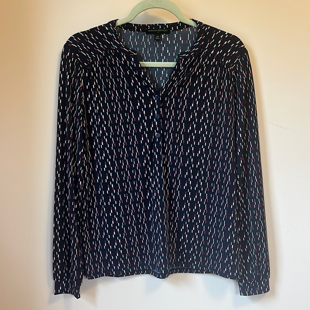 BANANA REPUBLIC Navy Patterned Button Front Henley Blouse XS